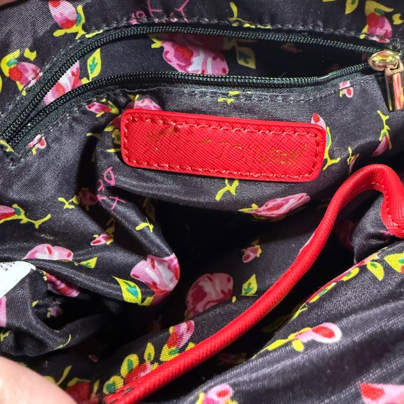 Betsey Johnson Red Bow Crossbody - Picture 4 of 12